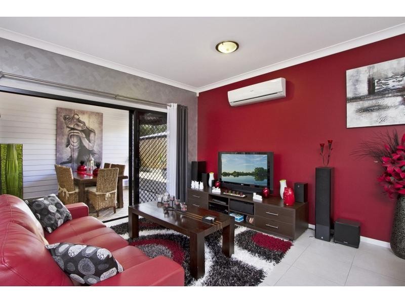 Unit 2/71 Sunningdale Drive, Redland Bay QLD 4165