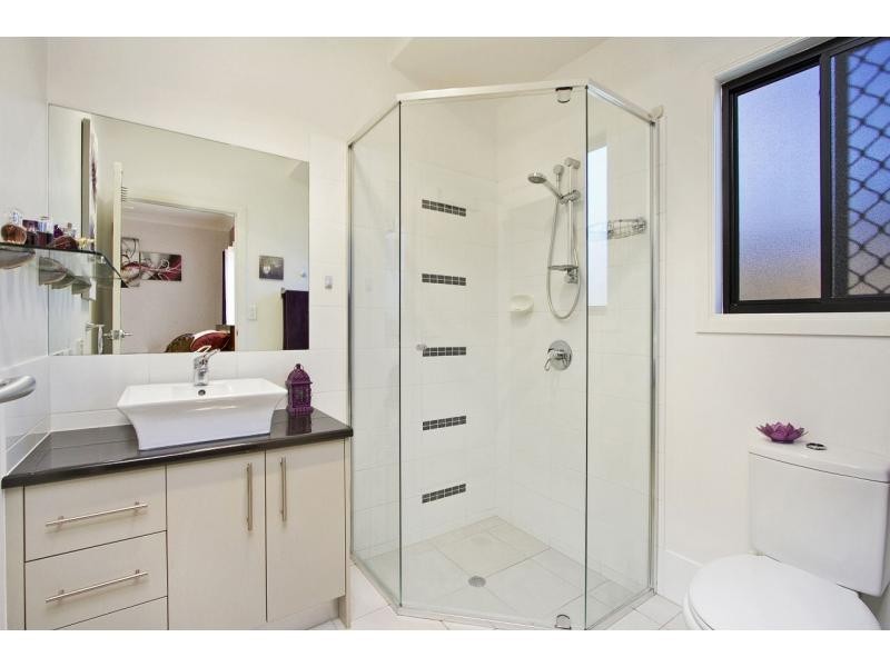 Unit 2/71 Sunningdale Drive, Redland Bay QLD 4165