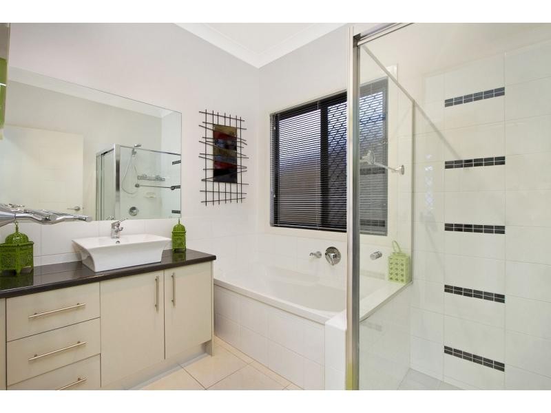 Unit 2/71 Sunningdale Drive, Redland Bay QLD 4165