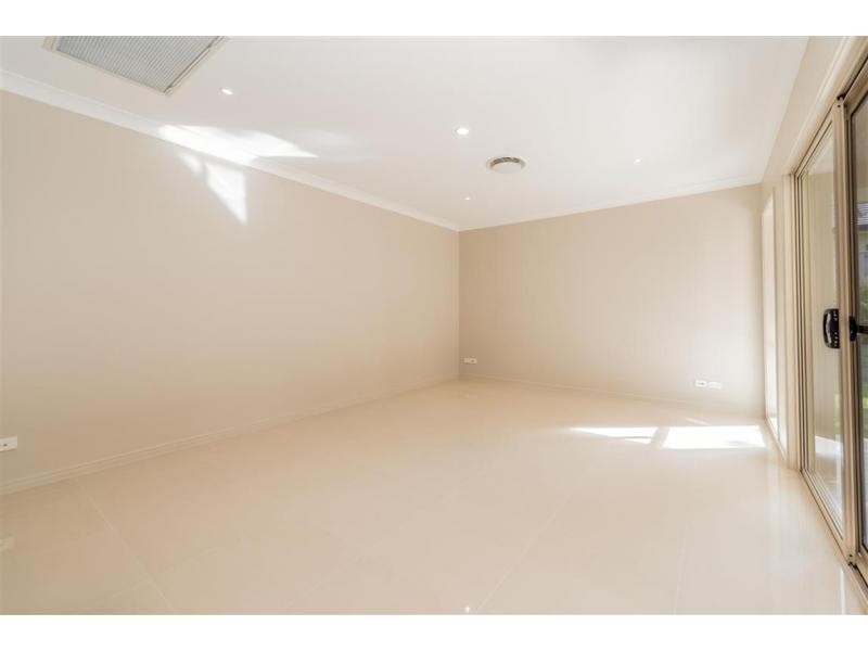 4 Rainlily Crescent, Upper Coomera QLD 4209