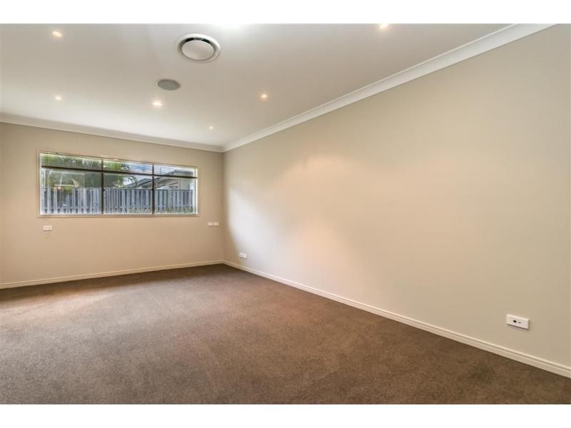 4 Rainlily Crescent, Upper Coomera QLD 4209