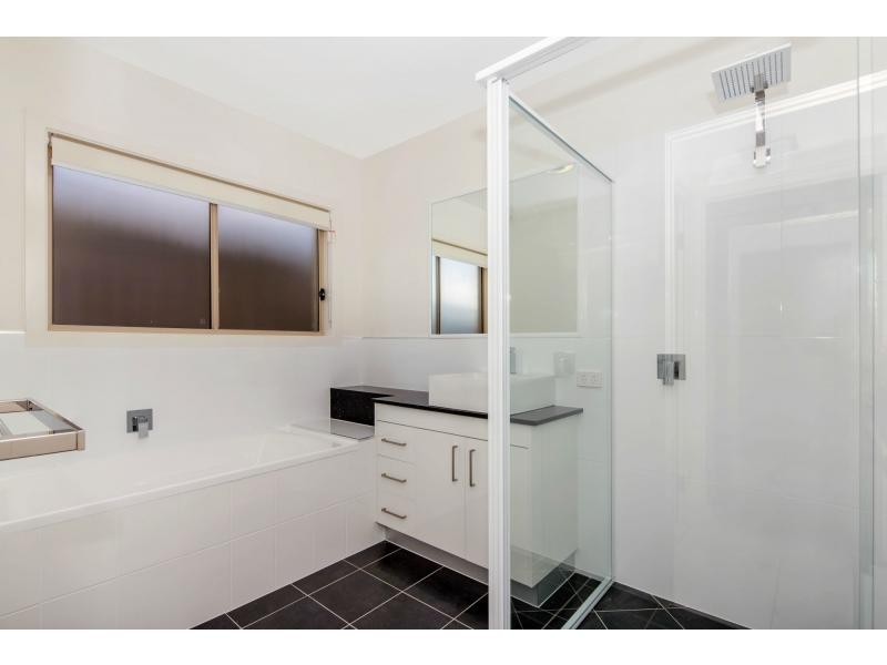 L11 Julie Court, Oxenford QLD 4210