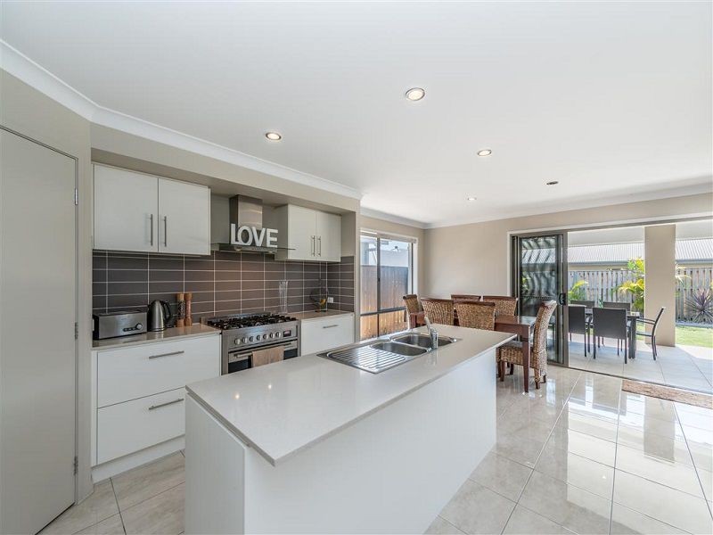 9 Sinclair Street, Riverstone Crossing, Maudsland QLD 4210