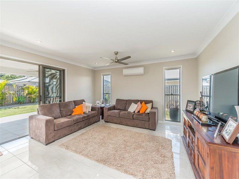 9 Sinclair Street, Riverstone Crossing, Maudsland QLD 4210