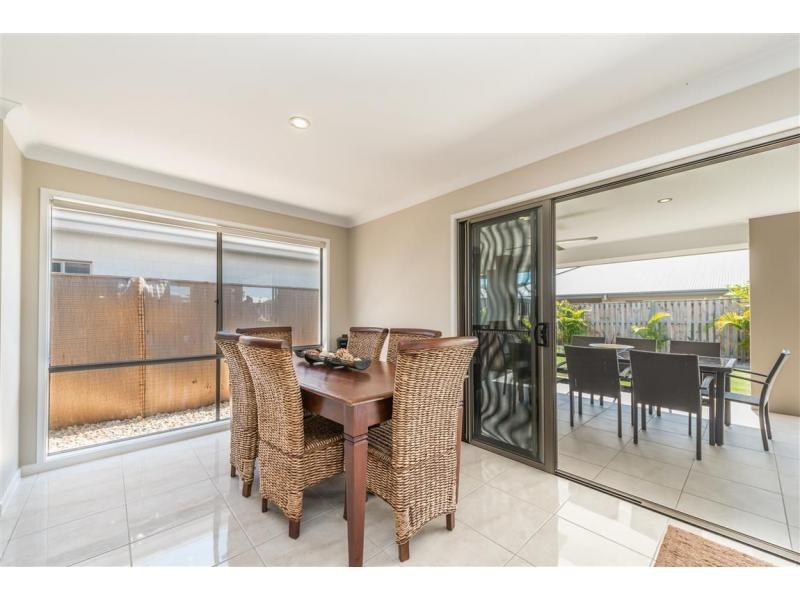 9 Sinclair Street, Riverstone Crossing, Maudsland QLD 4210