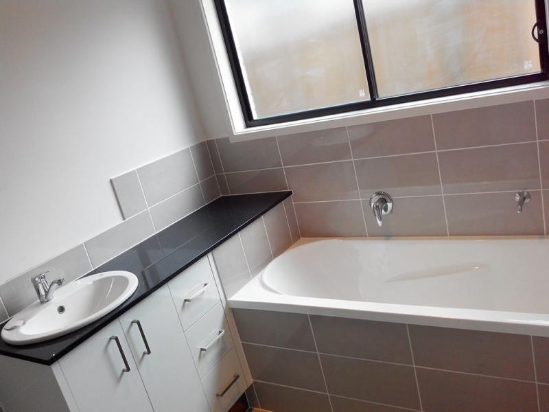 L46 Darling Close, Pacific Pines QLD 4211