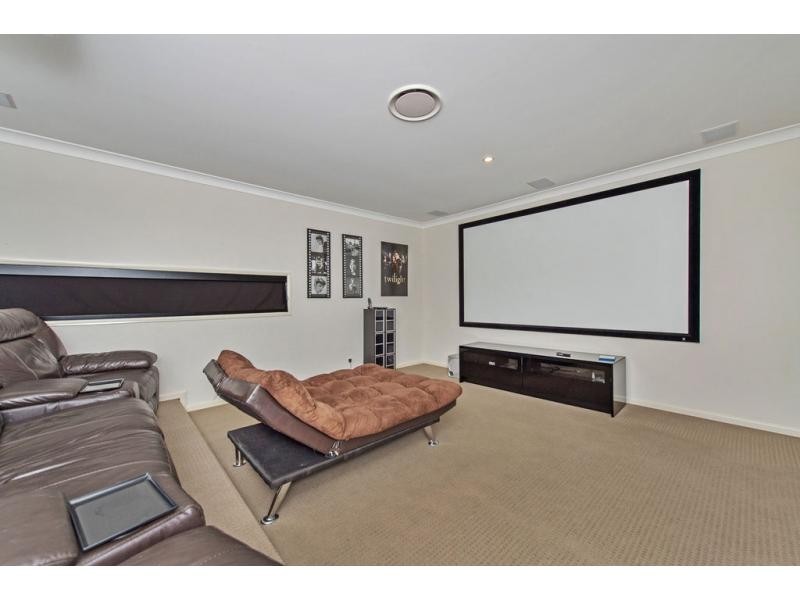 21 Riverbreeze Crescent, Riverstone Crossing, Maudsland QLD 4210