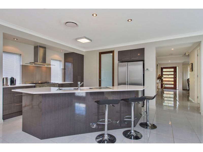 21 Riverbreeze Crescent, Riverstone Crossing, Maudsland QLD 4210