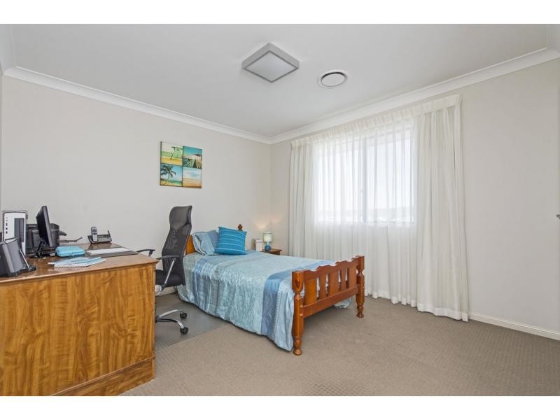 21 Riverbreeze Crescent, Riverstone Crossing, Maudsland QLD 4210