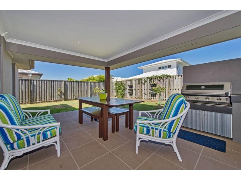 20 Plantation Crescent, Maudsland QLD 4210