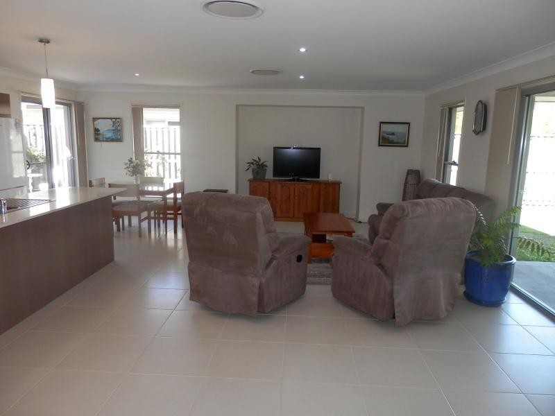 20 Plantation Crescent, Maudsland QLD 4210