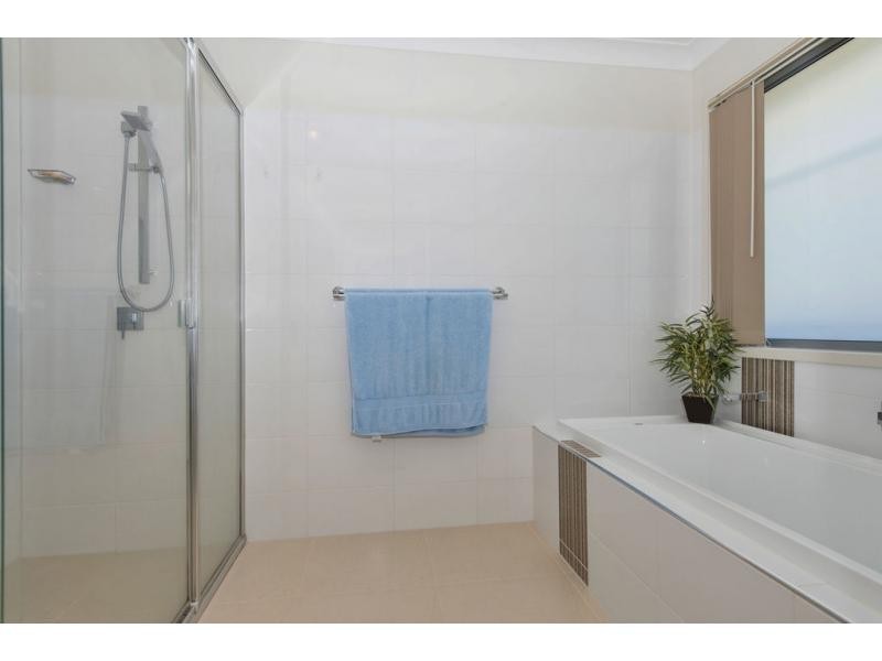 20 Plantation Crescent, Maudsland QLD 4210