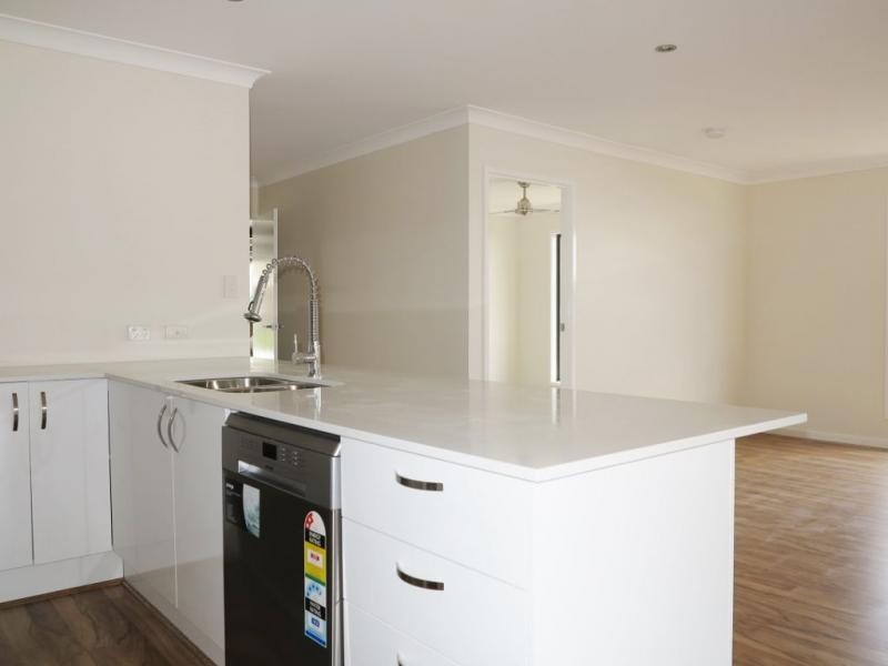 27 Dorretti Circuit, Upper Coomera QLD 4209