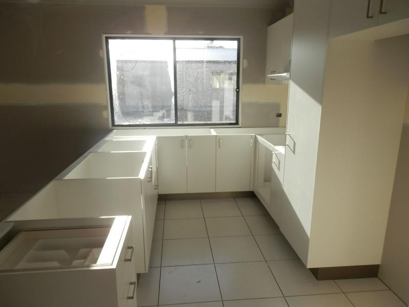 L48 Darling Close, Pacific Pines QLD 4211