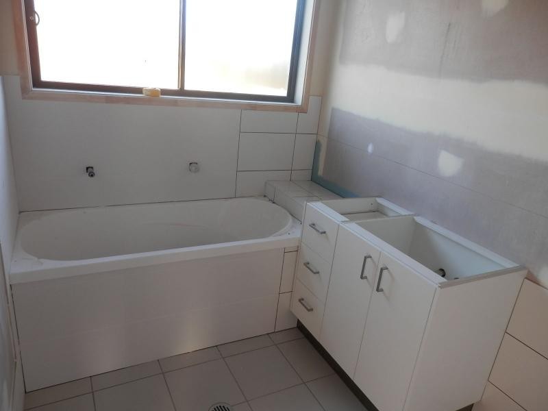 L48 Darling Close, Pacific Pines QLD 4211