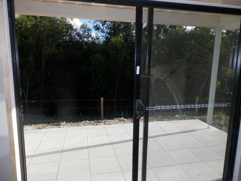 L48 Darling Close, Pacific Pines QLD 4211
