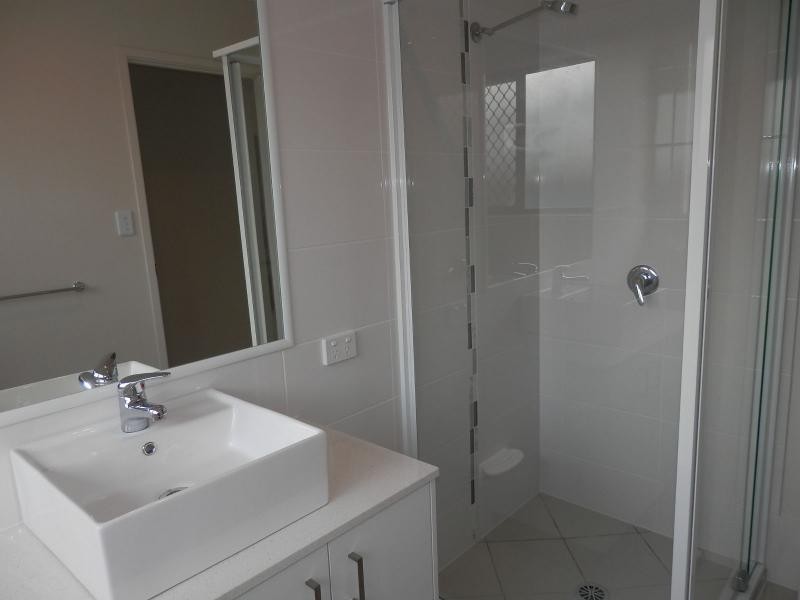 10 Darling Close, Pacific Pines QLD 4211