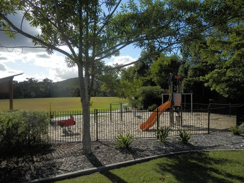 10 Darling Close, Pacific Pines QLD 4211