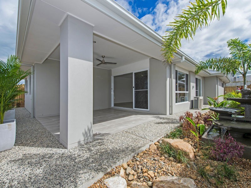 8 Hillstone Crescent, Riverstone Crossing, Maudsland QLD 4210