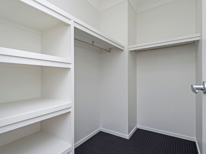 8 Hillstone Crescent, Riverstone Crossing, Maudsland QLD 4210