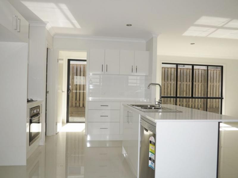 72 Yarrambat Rise, Upper Coomera QLD 4209