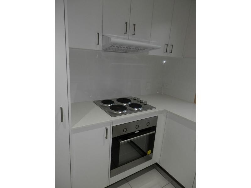 6 Darling Close, Pacific Pines QLD 4211