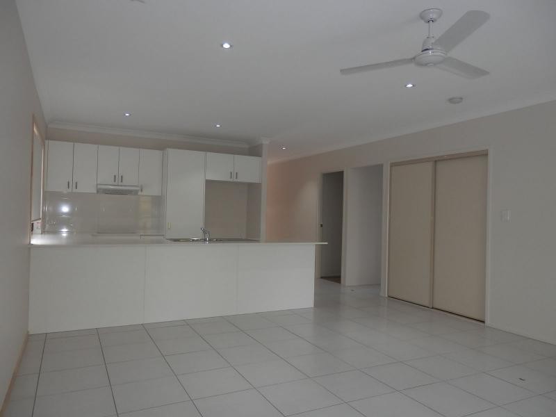 6 Darling Close, Pacific Pines QLD 4211