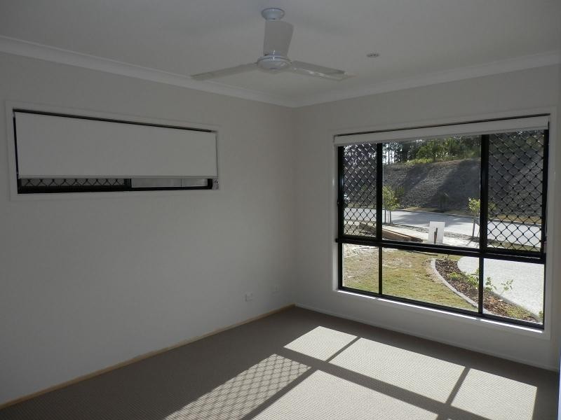 6 Darling Close, Pacific Pines QLD 4211