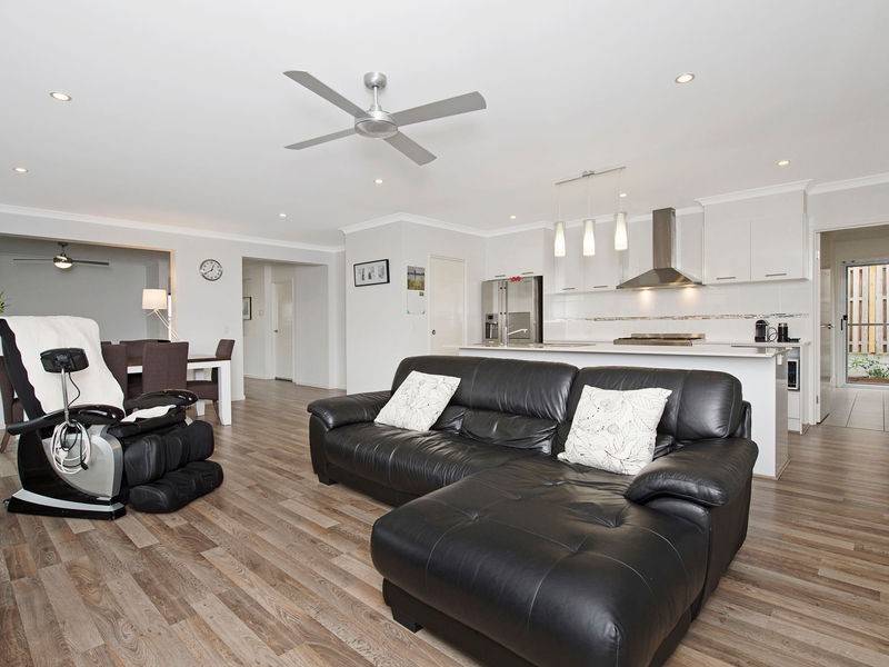 9 Mountain View Parade, Riverstone Crossing, Maudsland QLD 4210