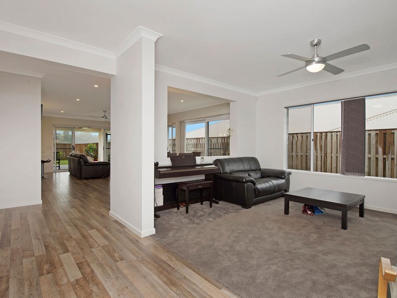 9 Mountain View Parade, Riverstone Crossing, Maudsland QLD 4210