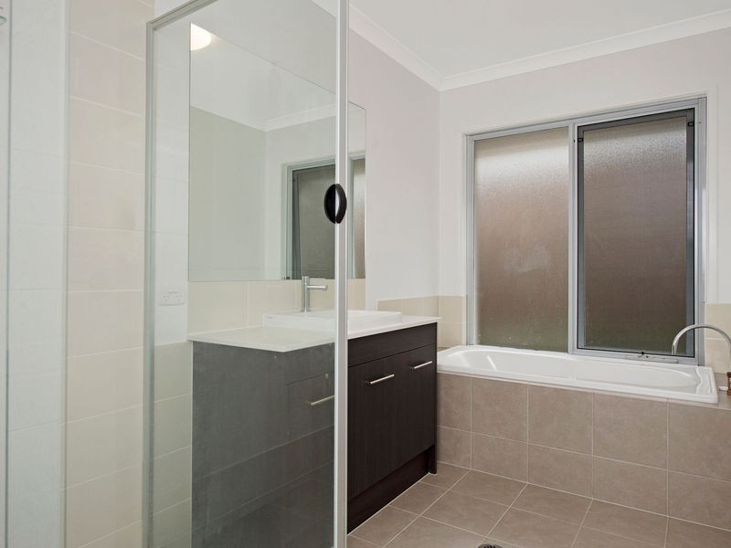 9 Mountain View Parade, Riverstone Crossing, Maudsland QLD 4210