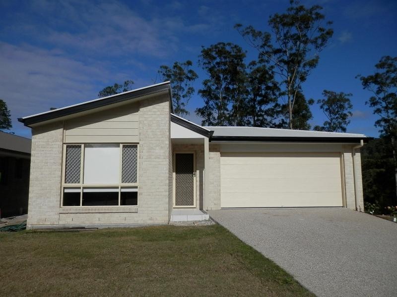 L48 Darling Close, Pacific Pines QLD 4211