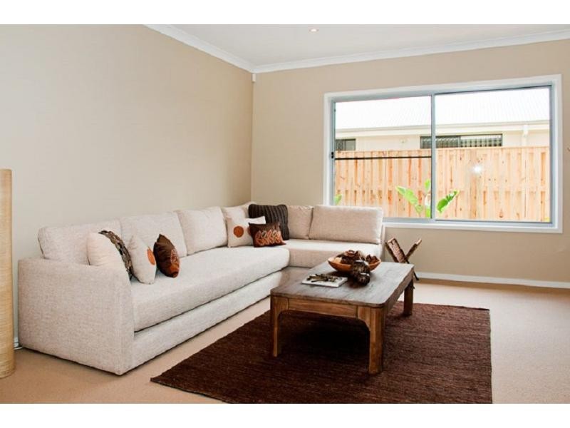 11 Gartside Avenue, Riverstone Crossing, Maudsland QLD 4210