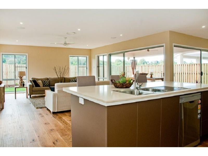 11 Gartside Avenue, Riverstone Crossing, Maudsland QLD 4210