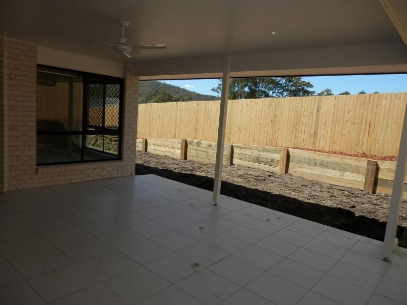 8 Abby Circuit, Huntington Rise, Maudsland QLD 4210