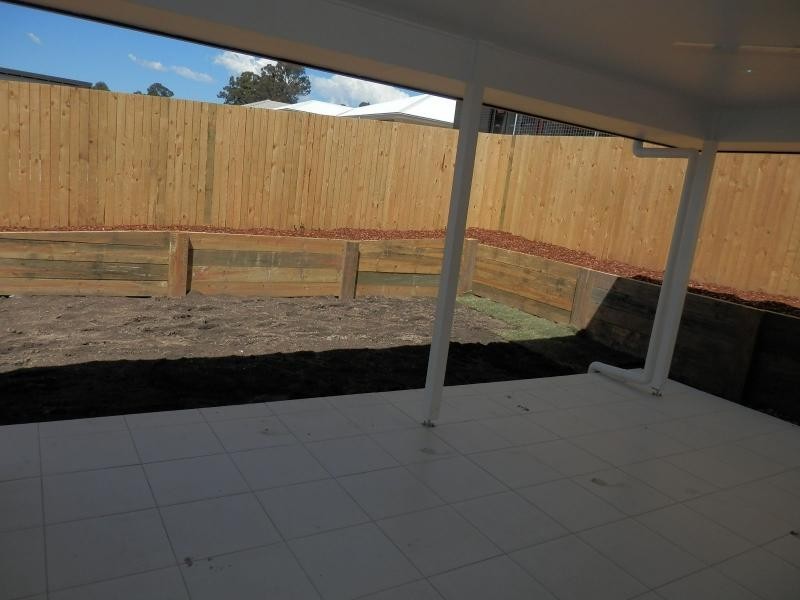 8 Abby Circuit, Huntington Rise, Maudsland QLD 4210