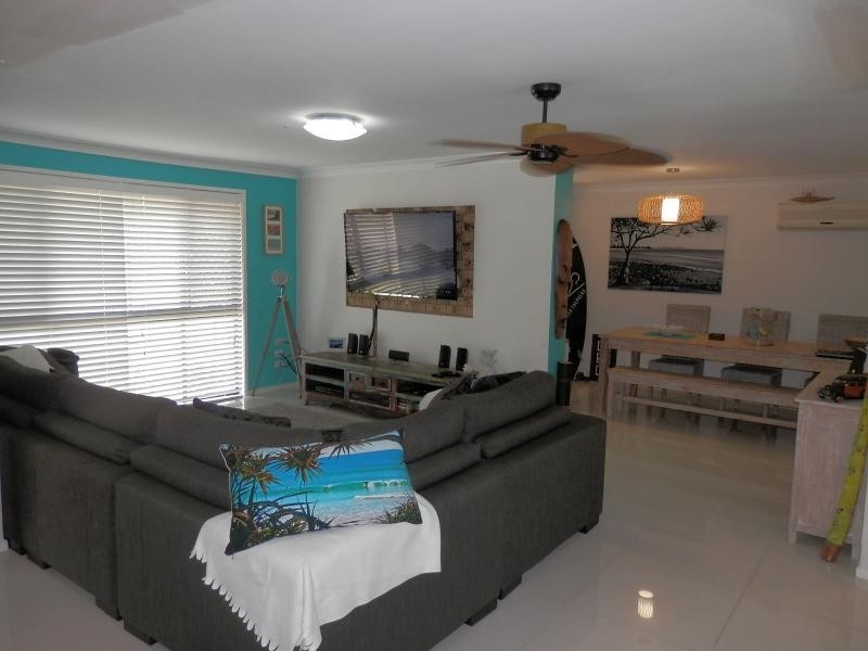 4 Sigatoka Place, Clear Island Waters QLD 4226