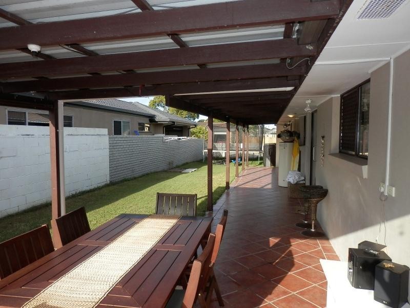 4 Sigatoka Place, Clear Island Waters QLD 4226