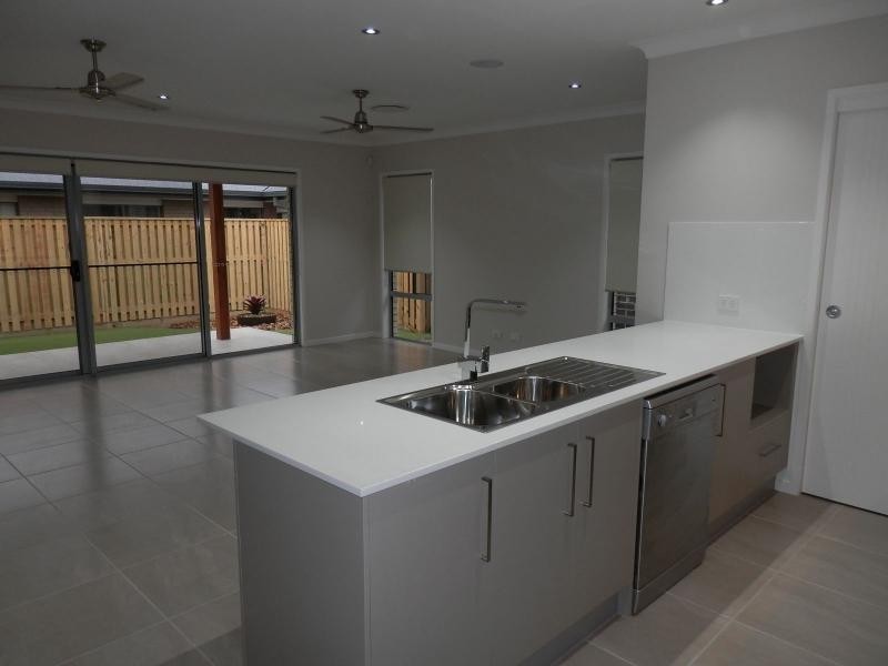 L520 Malachite , Stoneleigh Reserve, Logan Reserve QLD 4133