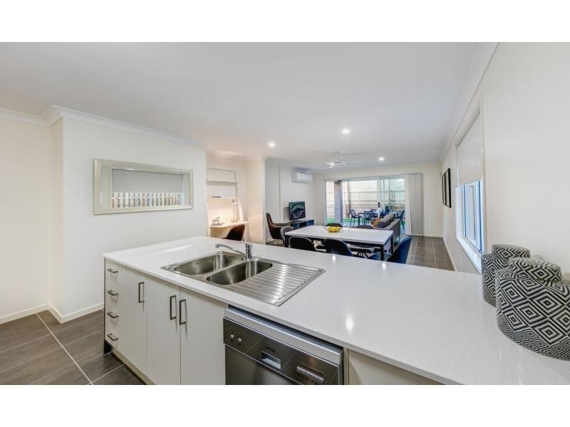 Pacific Pines QLD 4211