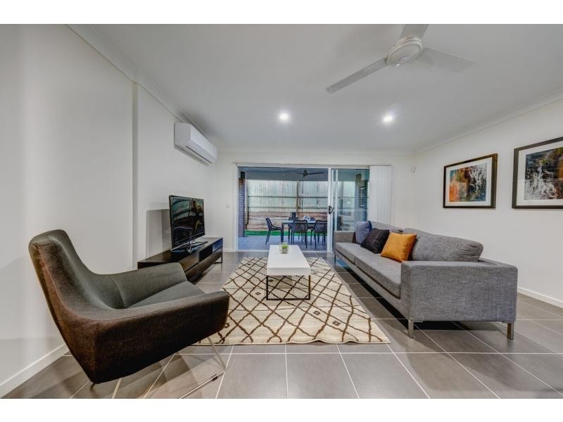 Pacific Pines QLD 4211