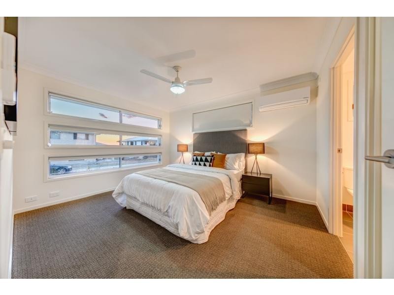 Pacific Pines QLD 4211