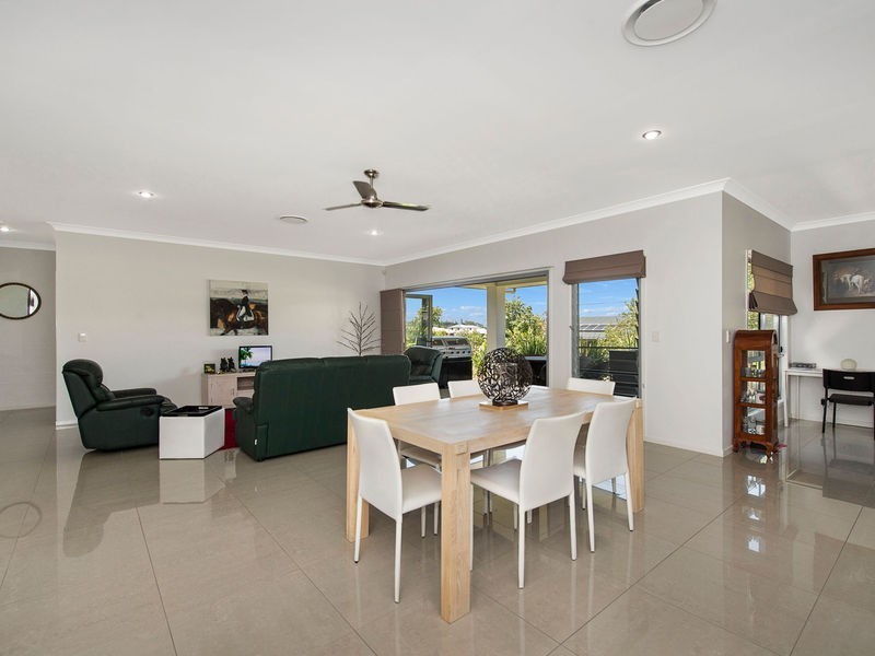1 Greenvale Crescent, Riverstone Crossing, Maudsland QLD 4210