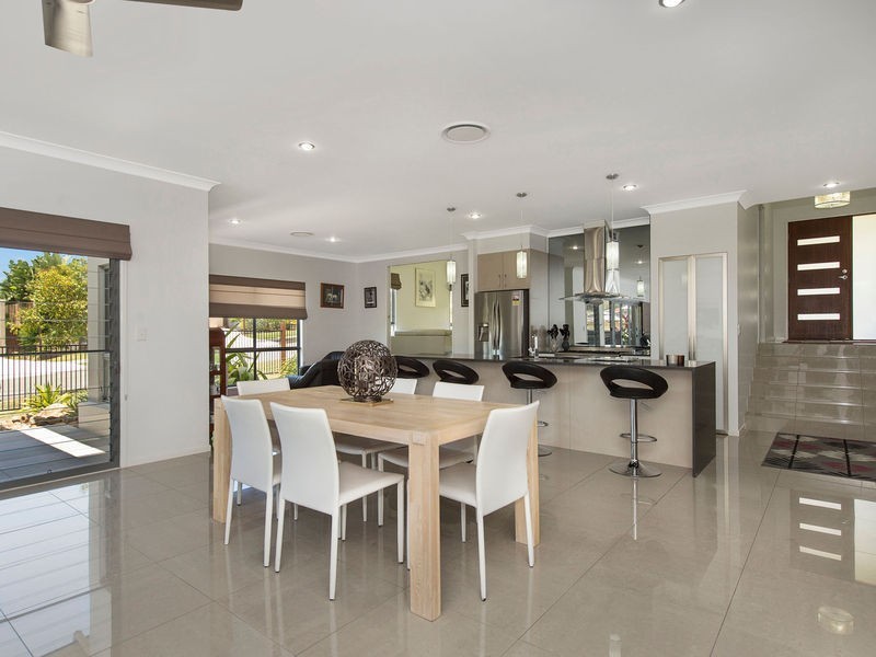 1 Greenvale Crescent, Riverstone Crossing, Maudsland QLD 4210