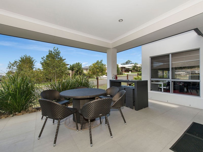 1 Greenvale Crescent, Riverstone Crossing, Maudsland QLD 4210