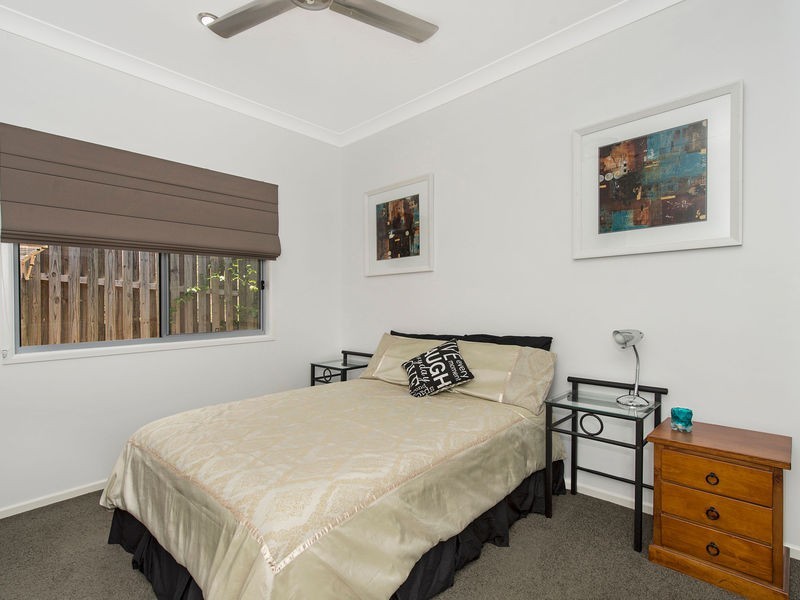 1 Greenvale Crescent, Riverstone Crossing, Maudsland QLD 4210