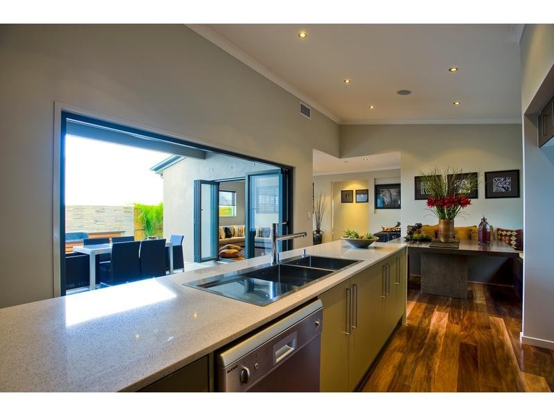 Hope Island QLD 4212