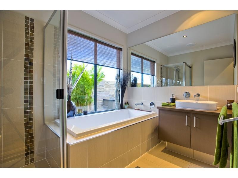 Hope Island QLD 4212