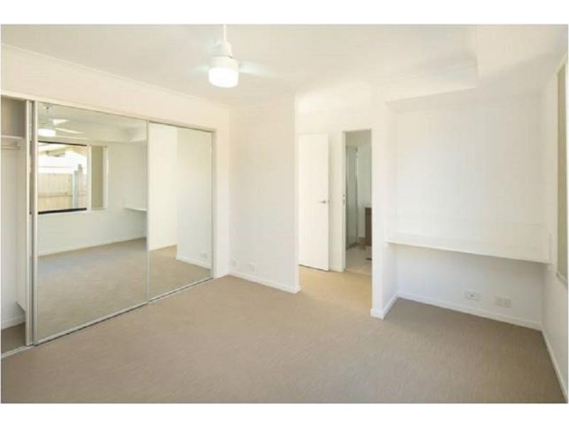 Hillcrest QLD 4118