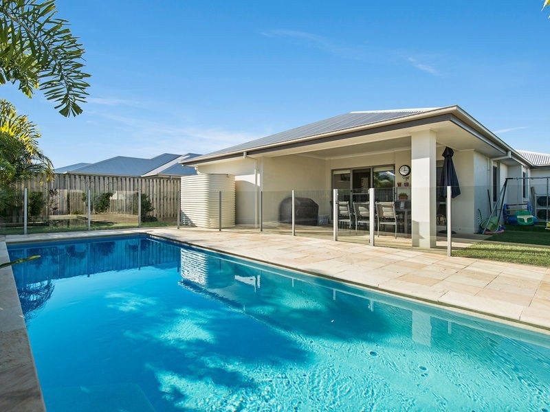 18 Plantation Crescent, Riverstone Crossing, Maudsland QLD 4210